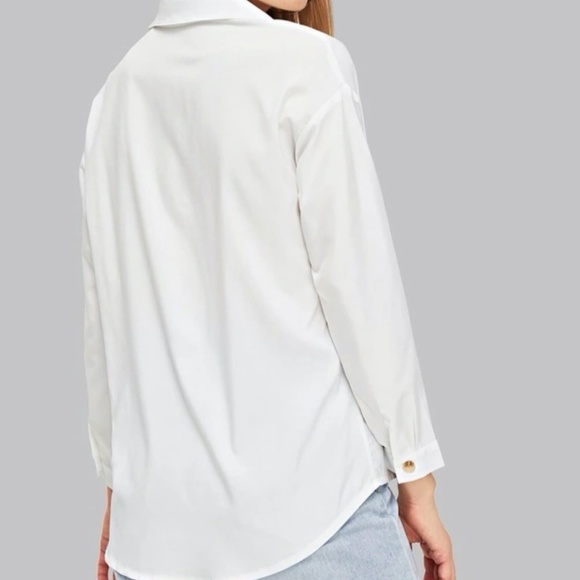 ✨HP✨ White Button Up Round Hem Shirt - Picture 3 of 3